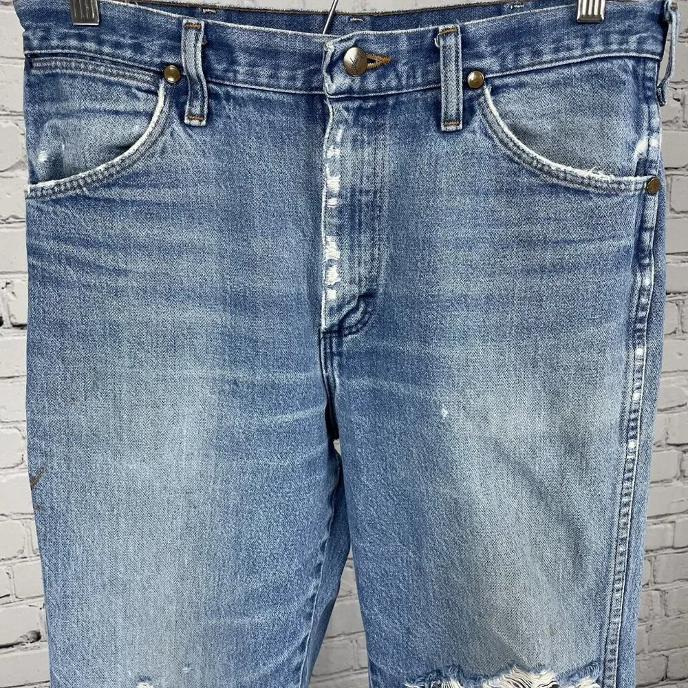 VTG Wrangler Blue Denim Ripped Distressed Straight Leg Jeans USA Size 32 (30x29)